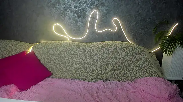 Snapshot of Dream_Olivia chatting on 05/20/26, 02:51 Dream Olivia online show from 05/20/26, 02:51