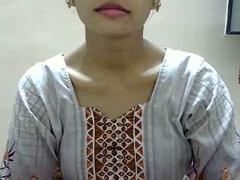 Snapshot of Kulsum_S chatting on 06/02/26, 01:24 Kulsum S online show from 06/02/26, 01:24