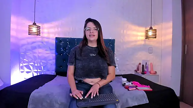 Snapshot of samantha_foxyy chatting on 03/16/26, 10:52 samantha foxyy online show from 03/16/26, 10:52