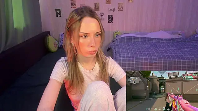 Snapshot of DellaCampbell chatting on 05/20/26, 11:27 DellaCampbell online show from 05/20/26, 11:27