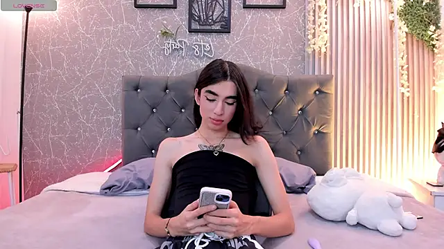 Snapshot of lana_gill1 chatting on 04/12/26, 04:56 lana gill1 online show from 04/12/26, 04:56