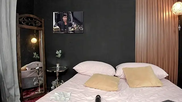luna sunflower   online show from 06/11/26, 02:53