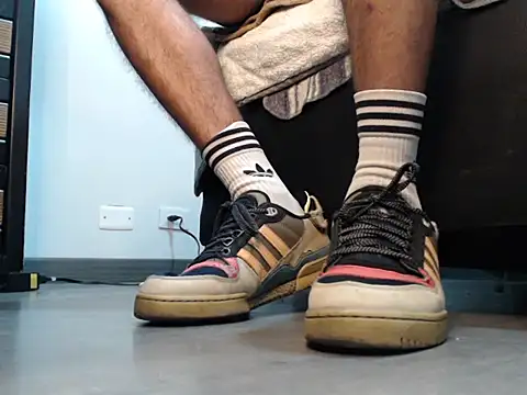 thomass1018 online show from 07/28/26, 07:50