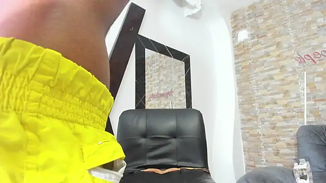 Snapshot of Rpoolrboy chatting on 04/15/26, 05:31 Rpoolrboy online show from 04/15/26, 05:31