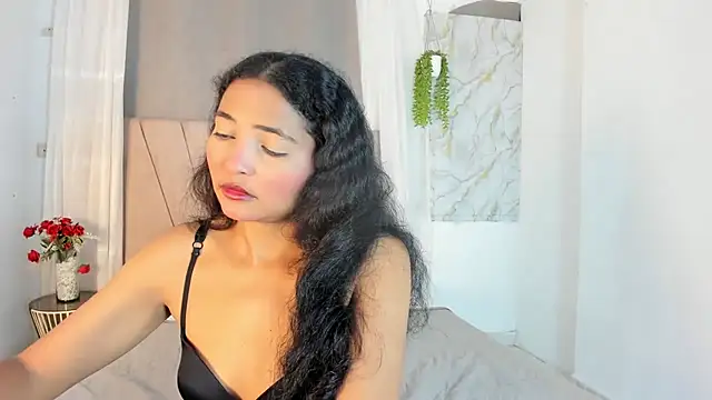Snapshot of Elayha_28 chatting on 06/07/26, 02:16 Elayha 28 online show from 06/07/26, 02:16