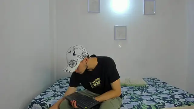 Snapshot of Vlad__night chatting on 03/25/26, 03:34 Vlad night online show from 03/25/26, 03:34