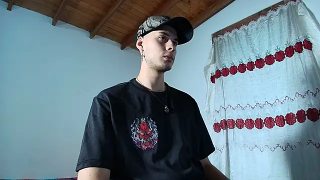 Snapshot of Vlad__night chatting on 05/16/26, 03:47 Vlad night online show from 05/16/26, 03:47