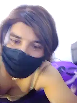 Snapshot of banouti28 chatting on 06/03/26, 02:33 banouti28 online show from 06/03/26, 02:33