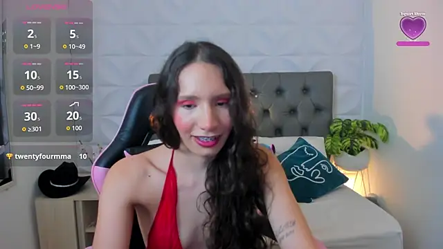 Snapshot of valeryn__rosse chatting on 05/03/26, 05:13 valeryn rosse online show from 05/03/26, 05:13