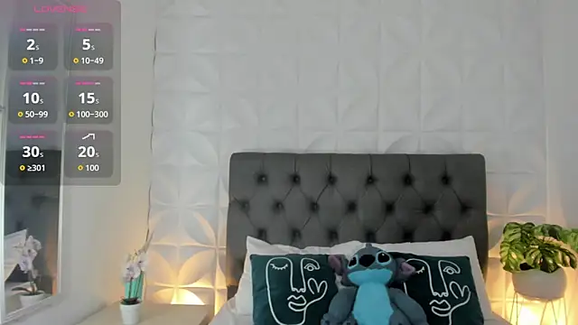 Snapshot of valeryn__rosse chatting on 06/10/26, 05:50 valeryn rosse online show from 06/10/26, 05:50