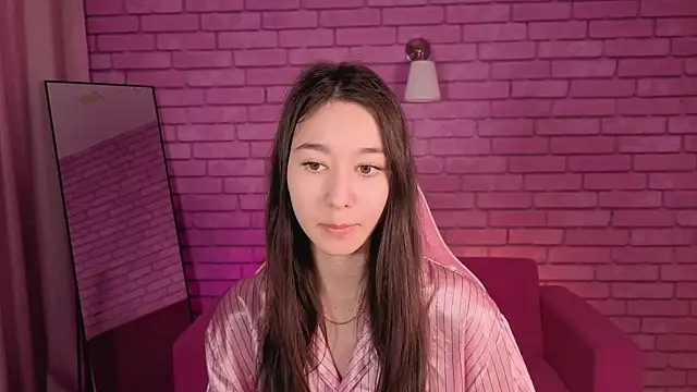 Snapshot of Nicole_Brownie chatting on 05/04/26, 12:50 Nicole Brownie online show from 05/04/26, 12:50