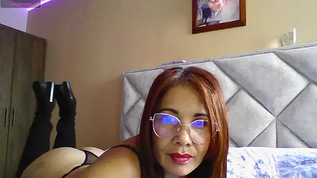 Snapshot of camila_star10 chatting on 04/06/26, 01:56 camila star10 online show from 04/06/26, 01:56