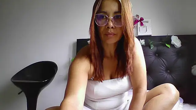 Snapshot of camila_star10 chatting on 05/17/26, 05:09 camila star10 online show from 05/17/26, 05:09