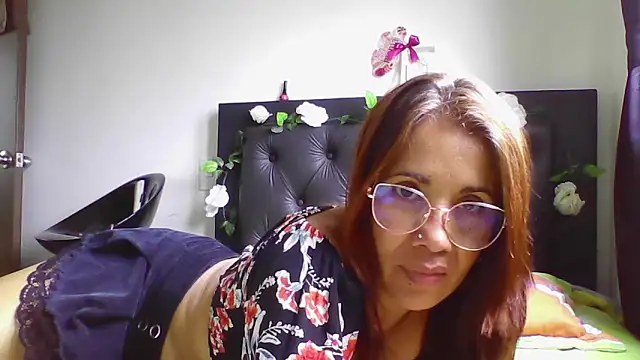 Snapshot of camila_star10 chatting on 05/19/26, 04:02 camila star10 online show from 05/19/26, 04:02
