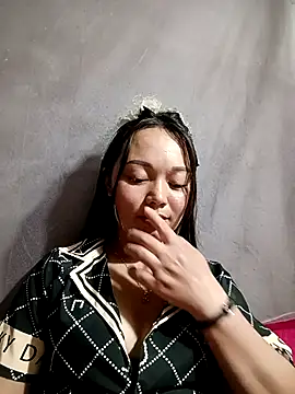 Snapshot of Rose-222 chatting on 03/25/26, 05:02 Rose-222 online show from 03/25/26, 05:02