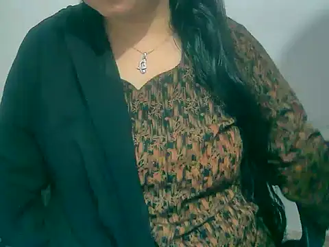 Snapshot of Cute_Aliyaa chatting on 02/26/26, 07:29 Cute Aliyaa online show from 02/26/26, 07:29
