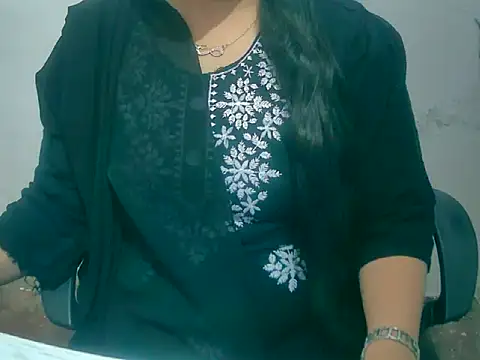 Snapshot of Cute_Aliyaa chatting on 03/03/26, 08:20 Cute Aliyaa online show from 03/03/26, 08:20