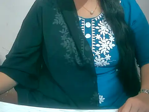 Snapshot of Cute_Aliyaa chatting on 03/04/26, 08:42 Cute Aliyaa online show from 03/04/26, 08:42