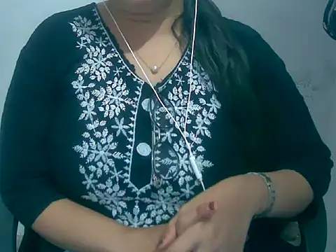 Snapshot of Cute_Aliyaa chatting on 03/14/26, 09:15 Cute Aliyaa online show from 03/14/26, 09:15