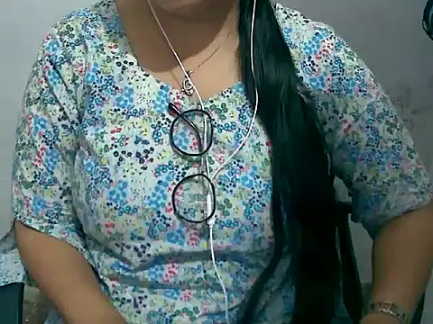Snapshot of Cute_Aliyaa chatting on 03/16/26, 09:57 Cute Aliyaa online show from 03/16/26, 09:57