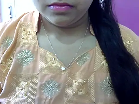 Snapshot of Cute_Aliyaa chatting on 04/03/26, 09:51 Cute Aliyaa online show from 04/03/26, 09:51