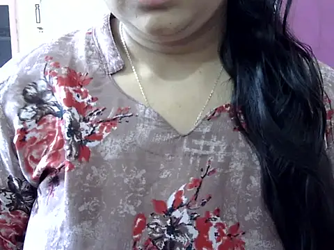 Snapshot of Cute_Aliyaa chatting on 04/04/26, 08:01 Cute Aliyaa online show from 04/04/26, 08:01