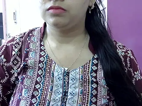 Snapshot of Cute_Aliyaa chatting on 04/15/26, 08:43 Cute Aliyaa online show from 04/15/26, 08:43
