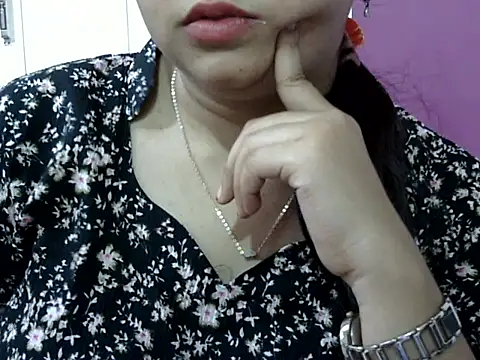 Snapshot of Cute_Aliyaa chatting on 04/25/26, 01:41 Cute Aliyaa online show from 04/25/26, 01:41