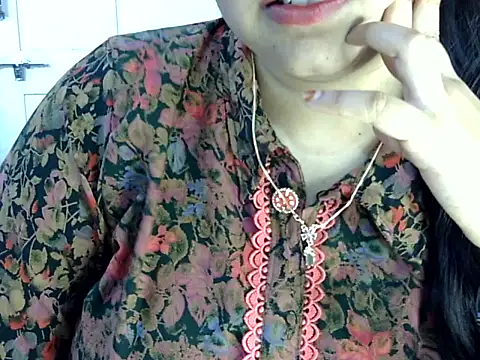 Snapshot of Cute_Aliyaa chatting on 06/13/26, 02:26 Cute Aliyaa online show from 06/13/26, 02:26