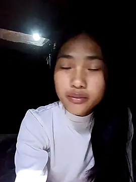 Snapshot of Hoa-tuylip chatting on 03/08/26, 02:10 Hoa-tuylip online show from 03/08/26, 02:10