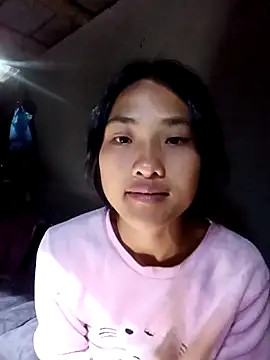 Snapshot of Hoa-tuylip chatting on 03/10/26, 12:54 Hoa-tuylip online show from 03/10/26, 12:54