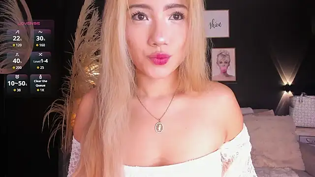 Snapshot of Isa_cortes_ chatting on 05/21/26, 01:29 Isa cortes online show from 05/21/26, 01:29