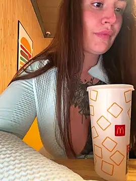 Snapshot of TattooGirlAlia chatting on 11/04/25, 07:35 TattooGirlAlia online show from 11/04/25, 07:35