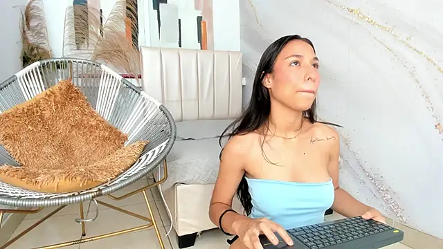 Snapshot of cristina_aznar1 chatting on 03/30/26, 07:15 cristina aznar1 online show from 03/30/26, 07:15