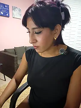 Snapshot of Violet_rousse7 chatting on 06/04/26, 05:24 Violet rousse7 online show from 06/04/26, 05:24
