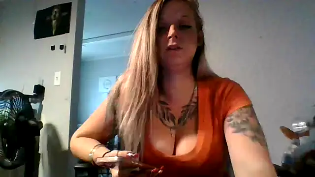 Snapshot of Gypsymomma17 chatting on 06/11/26, 08:51 Gypsymomma17 online show from 06/11/26, 08:51