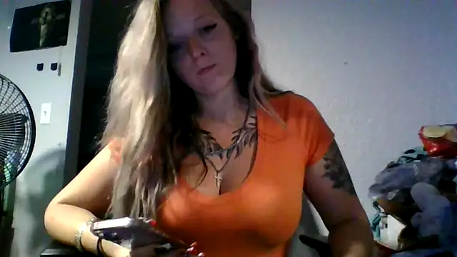 Snapshot of Gypsymomma17 chatting on 06/14/26, 12:08 Gypsymomma17 online show from 06/14/26, 12:08