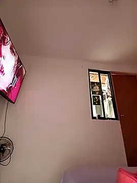 Snapshot of luna_pinky chatting on 04/10/26, 04:12 luna pinky online show from 04/10/26, 04:12