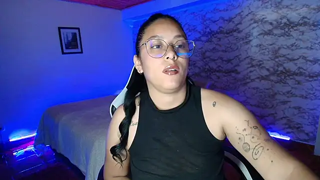 Snapshot of Camila_IRoose chatting on 04/22/26, 10:00 Camila IRoose online show from 04/22/26, 10:00