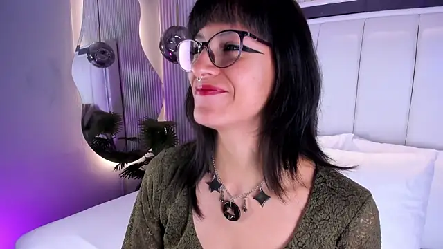 ViolettaColinss online show from 06/22/26, 11:40