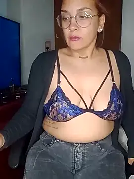 kuramaqueen online show from 06/06/26, 03:22