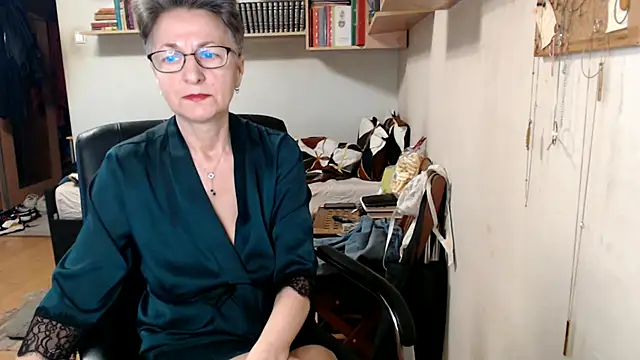 katemodel online show from 10/02/25, 05:14