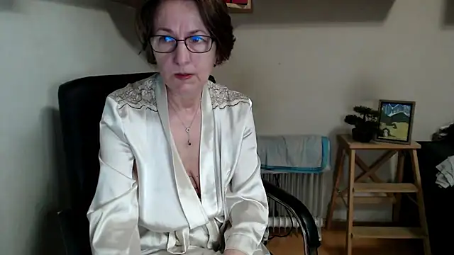 katemodel online show from 05/16/26, 06:43