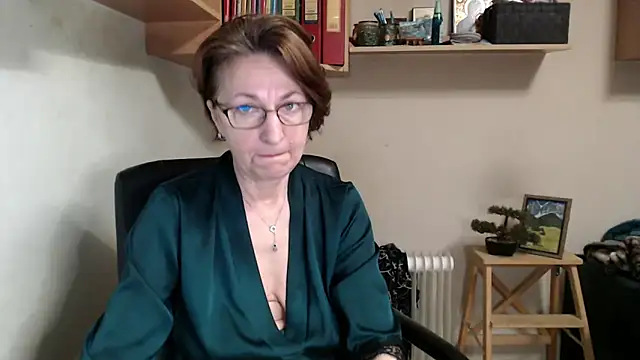 katemodel online show from 05/27/26, 06:54
