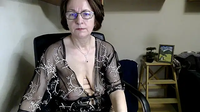 katemodel online show from 06/30/26, 08:37