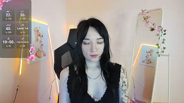 AliceeinWonderlanddd online show from 05/16/26, 02:19