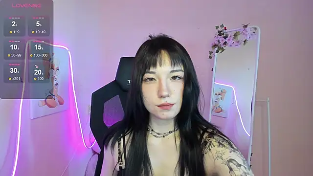 AliceeinWonderlanddd online show from 06/08/26, 02:34