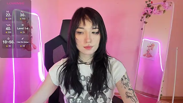 AliceeinWonderlanddd online show from 06/11/26, 02:53