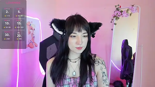AliceeinWonderlanddd online show from 06/12/26, 03:27