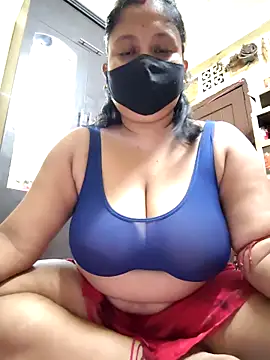Snapshot of Curvy_Trisha chatting on 04/20/26, 07:26 Curvy Trisha online show from 04/20/26, 07:26